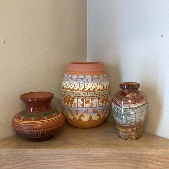 Navajo Handmade Pottery Signed - Picture 7 of 7